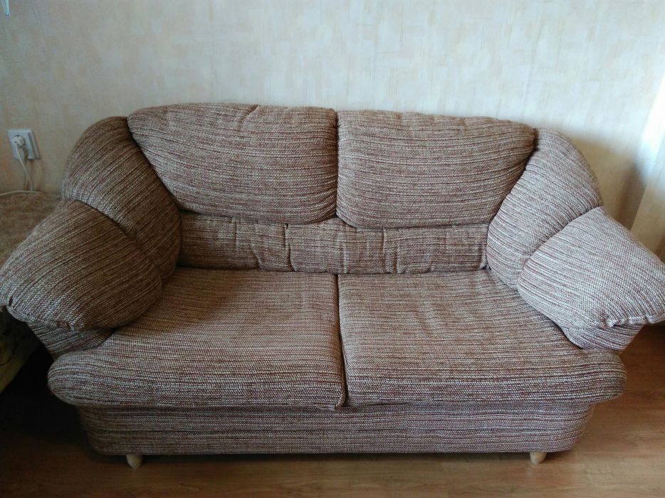 Диван двойка не се разтяга