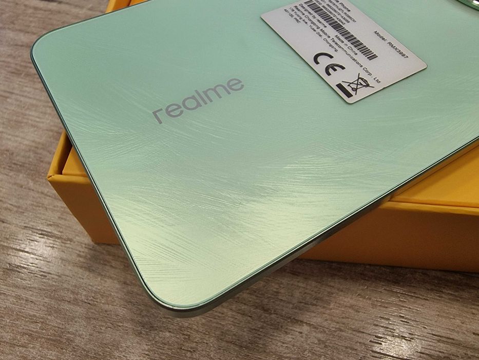 Телефон Realme 12 5G