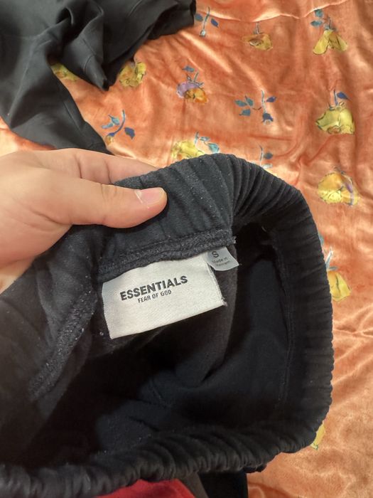 compleu essentials marimea S pret 250 lei