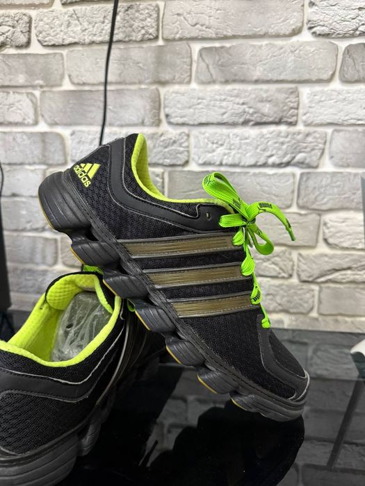 Оригинальные кроссы adidas