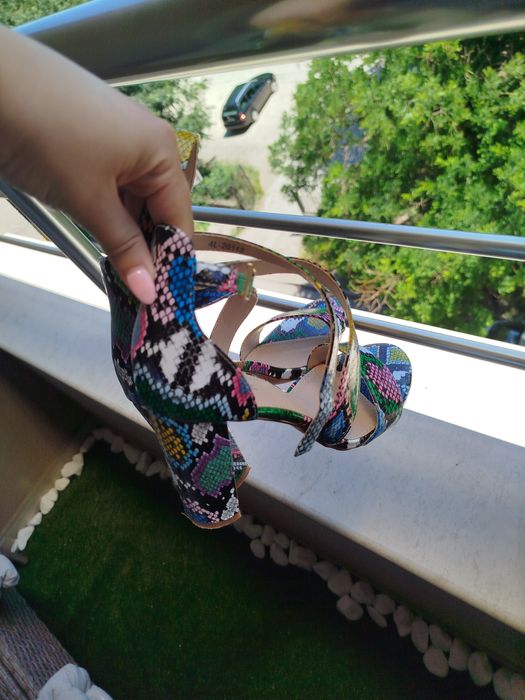 Обувки с дебел ток