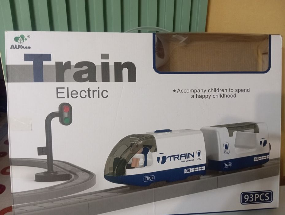 Продам поезд детский