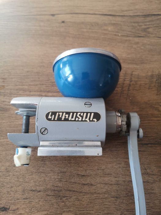 Râșniță de cafea manuală mecanică „Crystal” Anii 1960
