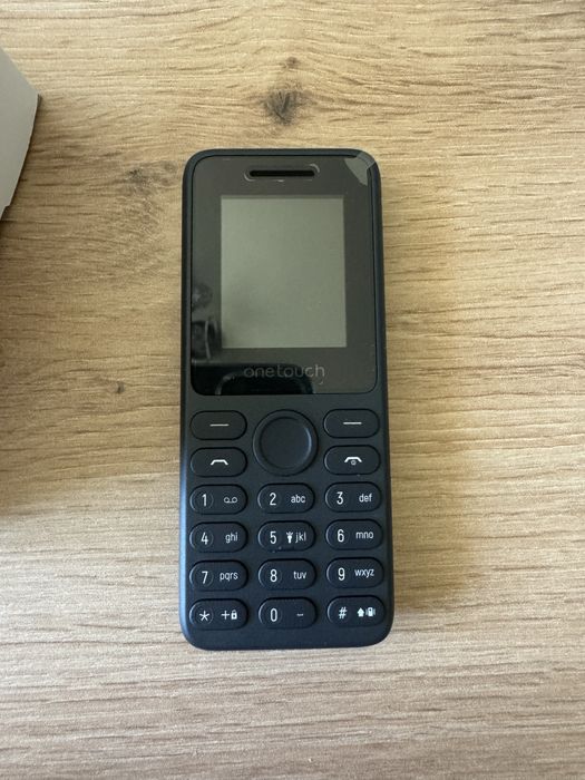 Нов телефон TCL One Touch 4041
