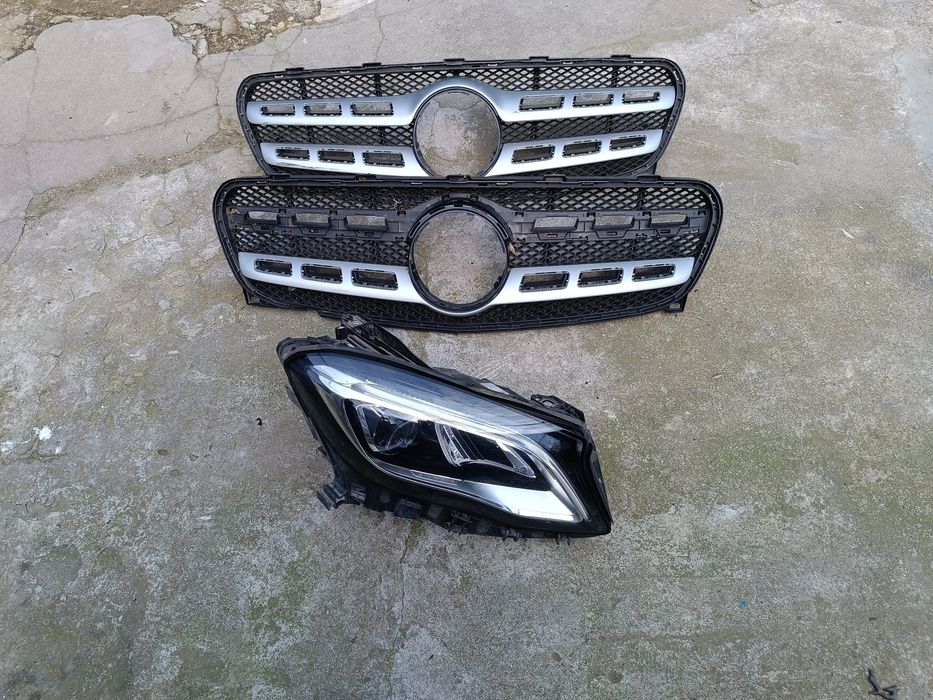 Far dreapta/Grila Radiator Mercedes GLA w156