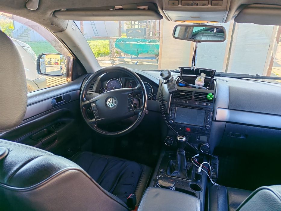 Vînd Touare 2.5 manual