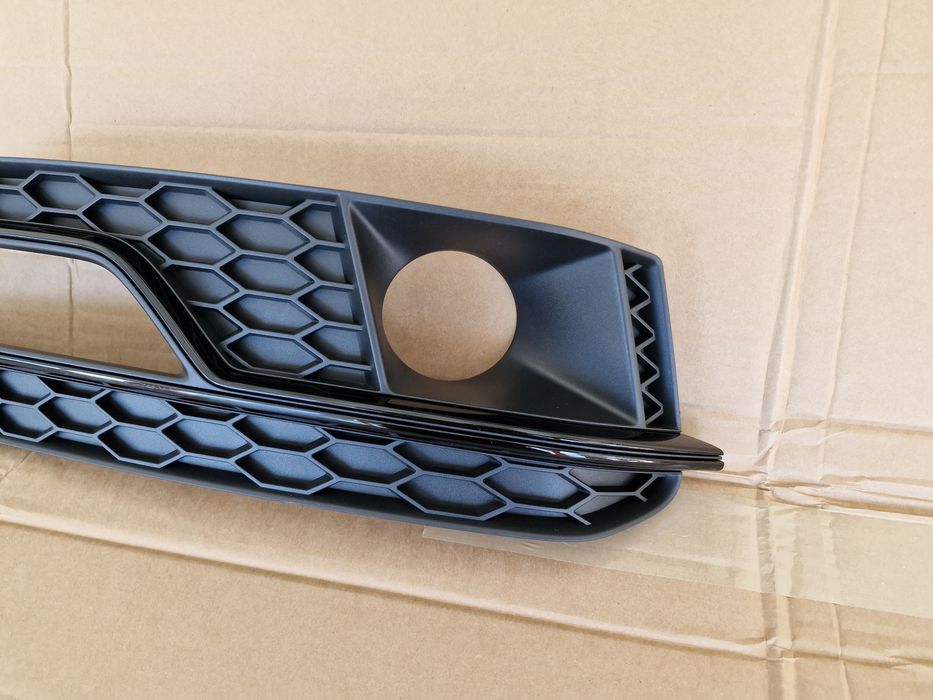 Grila proiector distronic dreapta Audi A5 S-line 2011-2016