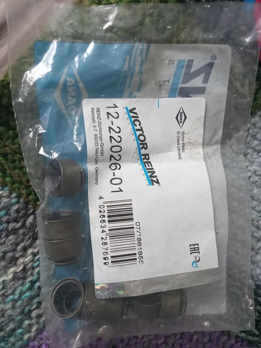 Продаю сальники клапанов 402 мотор волга