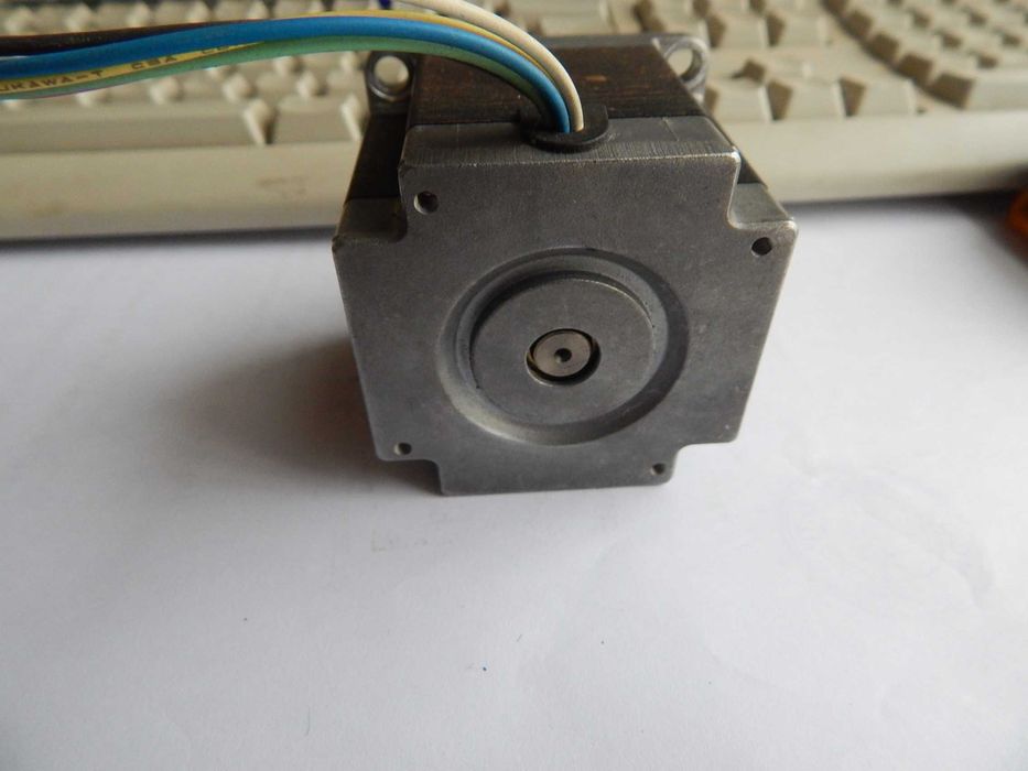 стъпков мотор stepper motor