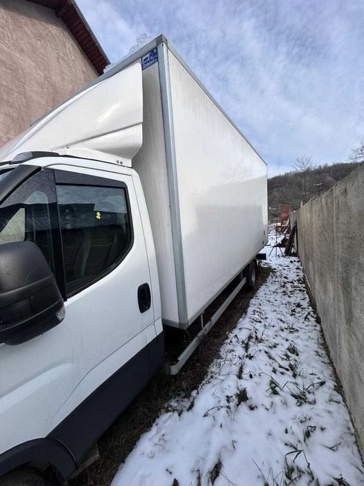 IVECO DAILY 70C16H 3.0 Diesel – BOX IZOTERM 5.2m – DOAR 300 KM (Nouă, 2023)