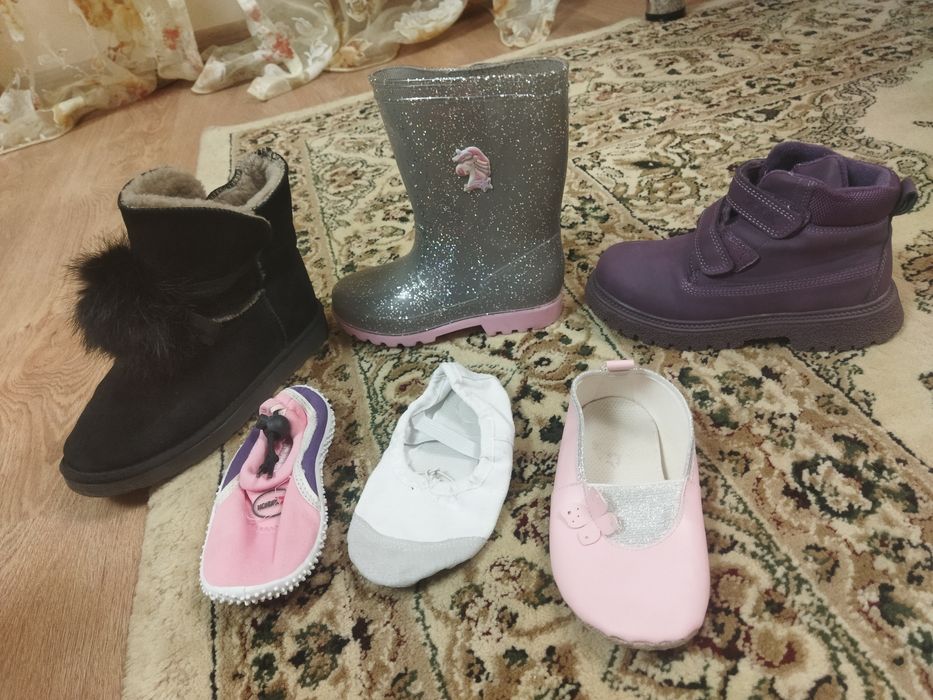 Детская обувь на девочку