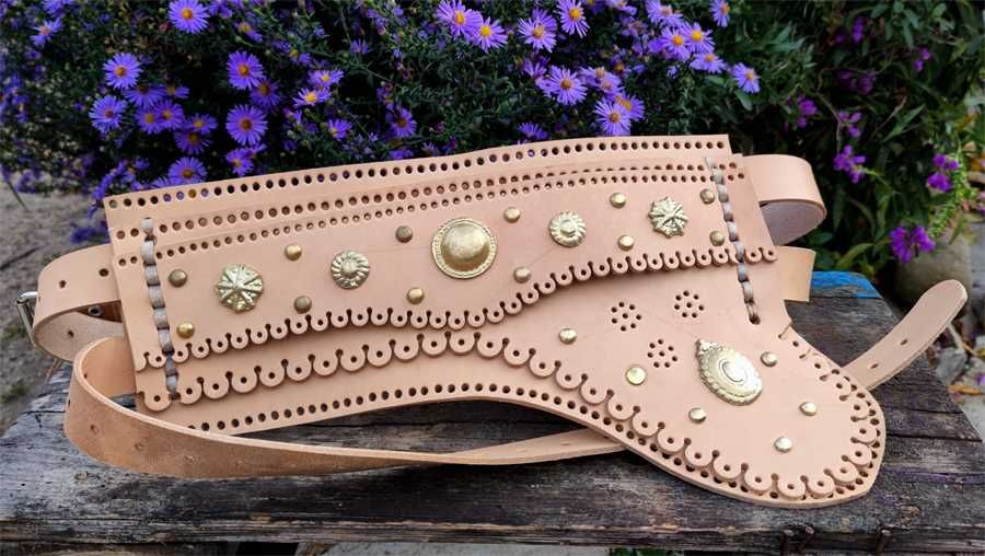 Силях ( Селах, Силяхлък ) - Хайдушки колан от телешка кожа