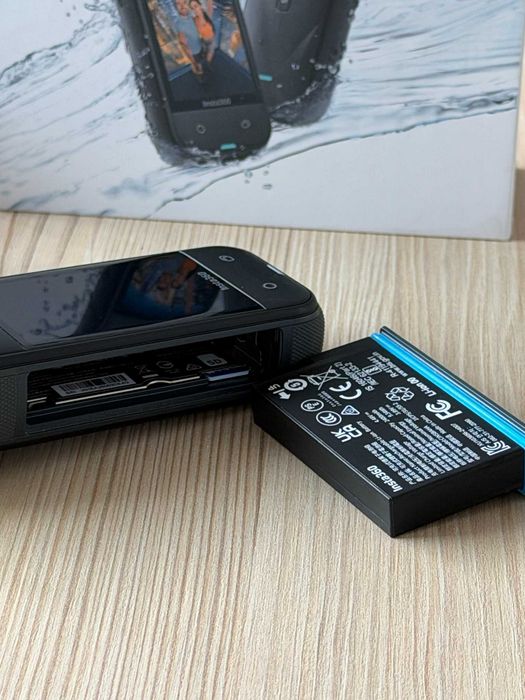Insta360 X5 + card 256GB, Selfie Stick, protectie camera + alte accesorii