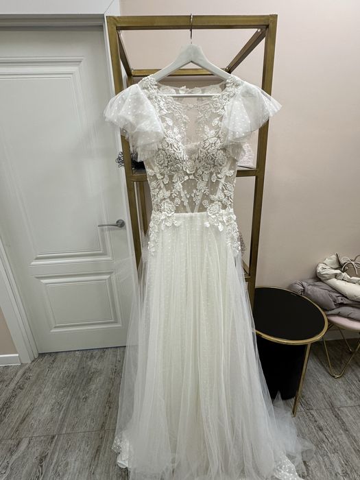 Свадебные платья в ассортименте