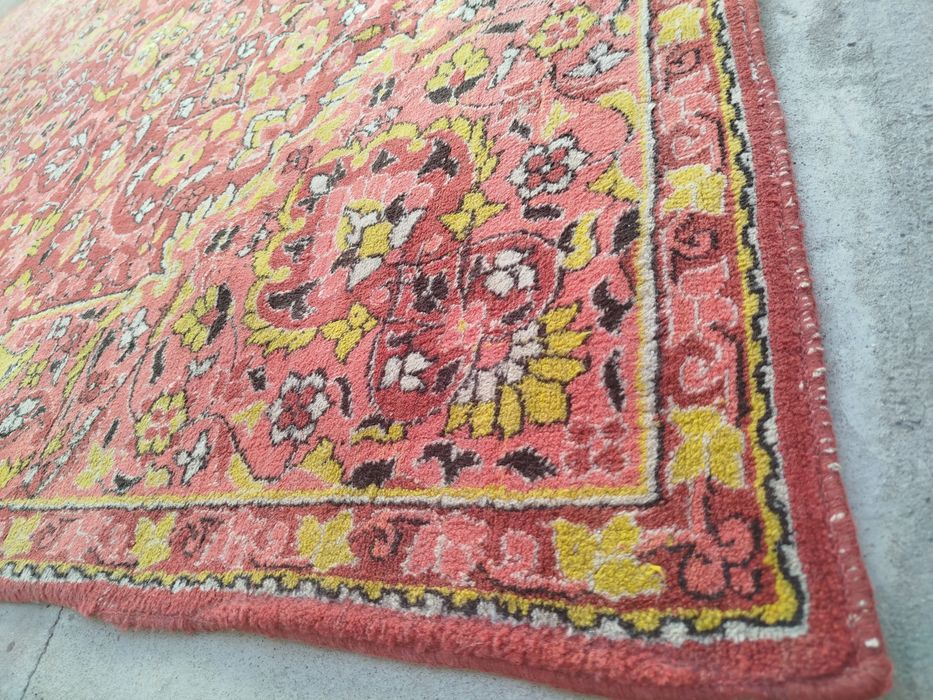 Гилам сотилади..