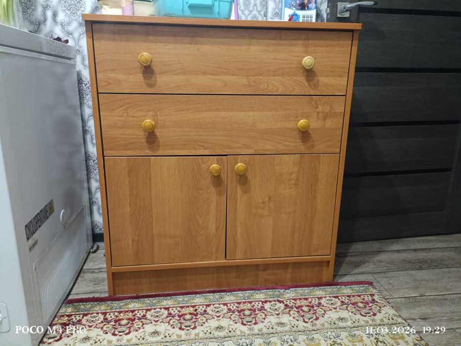 Продам комод с зеркалом