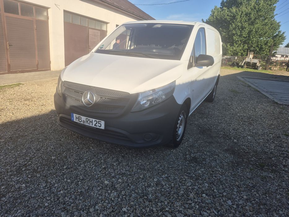 Vand mercedez vito modelul nou
