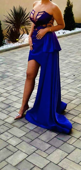 Официална сатенена рокля