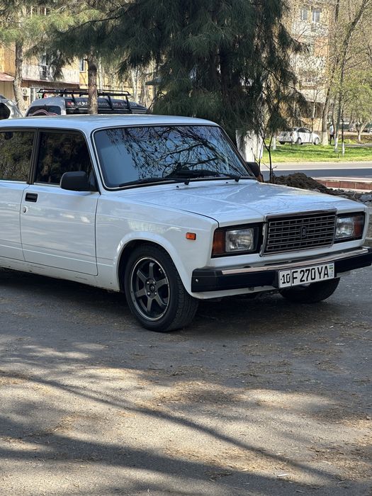 Sotiladi vaz 2107 tanirovka ruxsati bor holati zor xichqanaqa ishi yoq