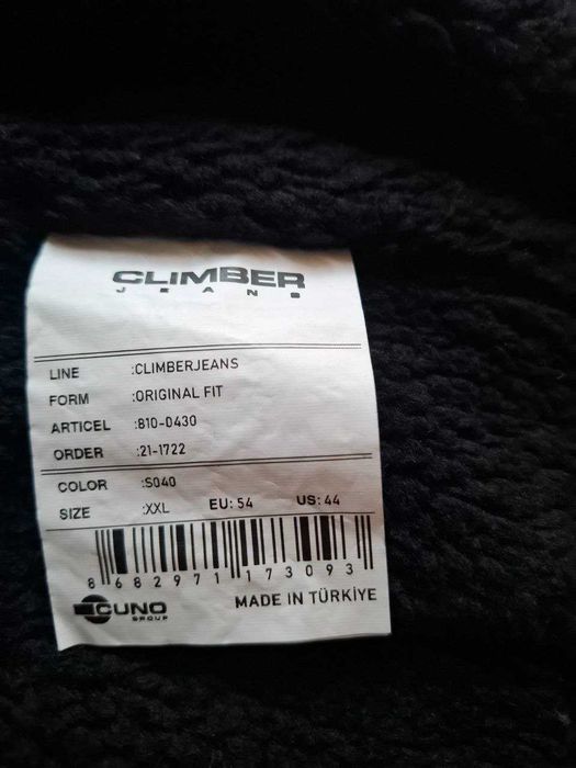 Продаётся новый джинсовой куртка