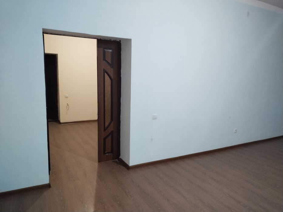 Янги Дом 2 хоналик 90 кв Аэропортга етмай йулни устида