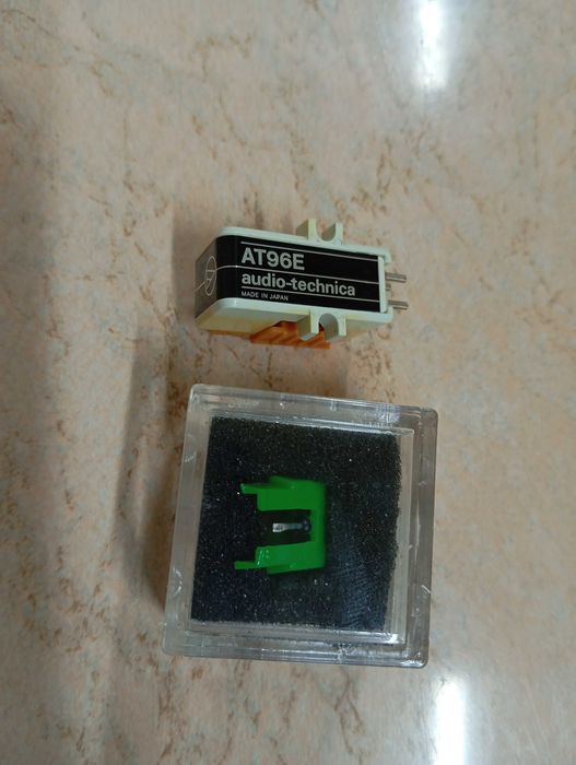 Продам звукосниматель для винилового проигрывателя.