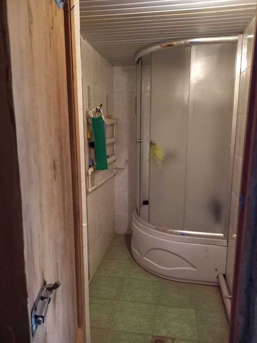 Ховли сотилади  5 Хона 6.8 сот. Шарк  мфй  Улугбек  пос.дан 5 км.