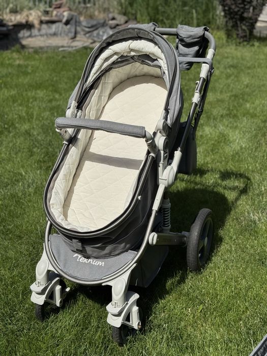 Продам коляску Teknum