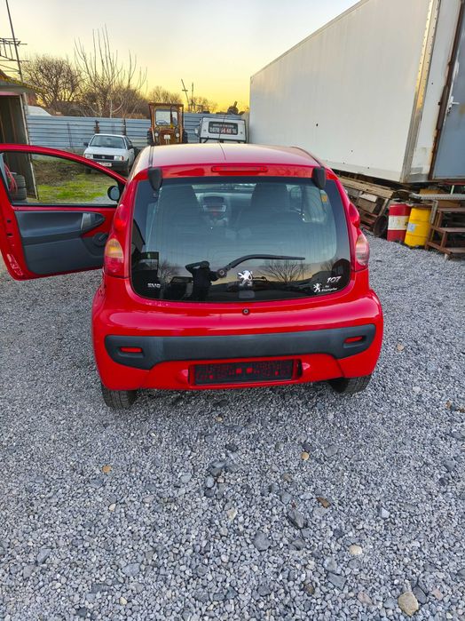 Продавам Peugeot 107