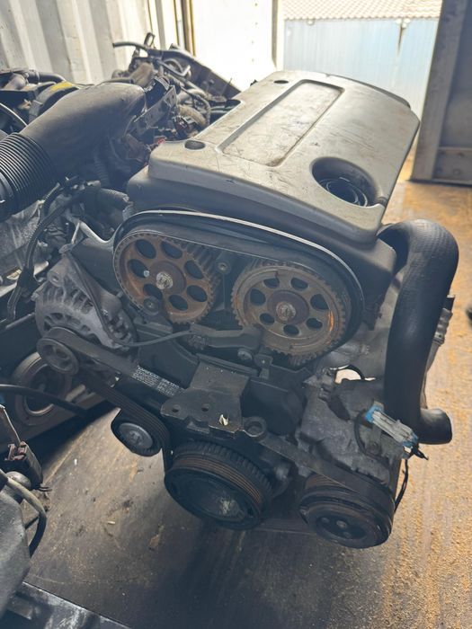 Двигатель OPEL X18XE 1.8