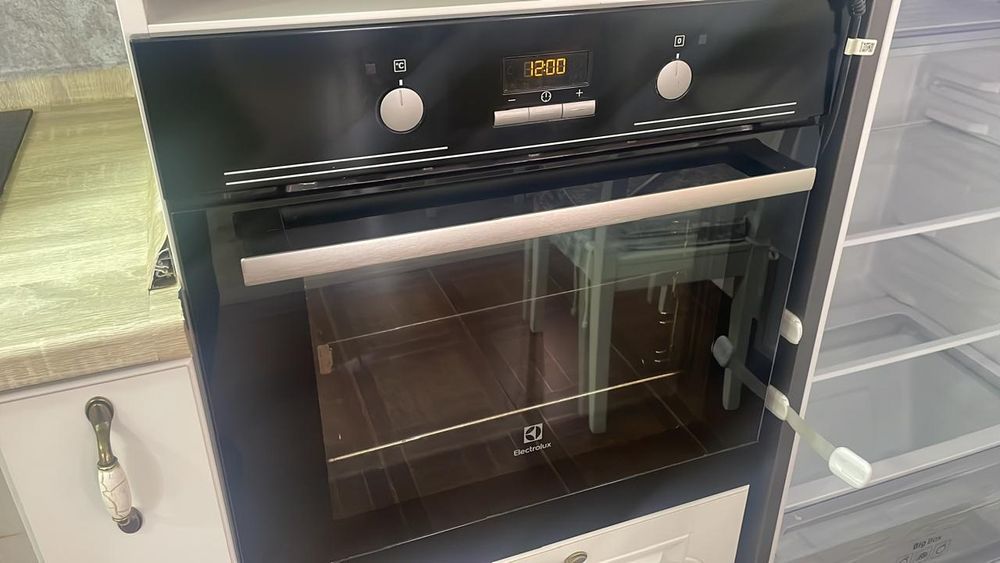 Духовой шкаф Электролюкс