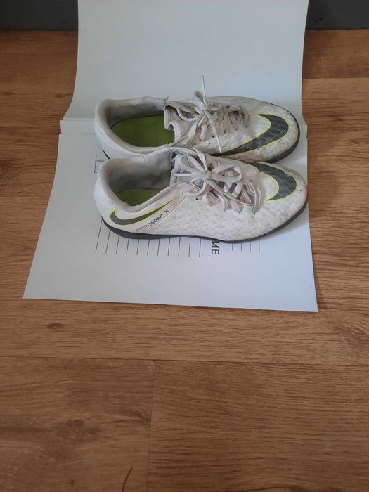 Детски спортни обувки