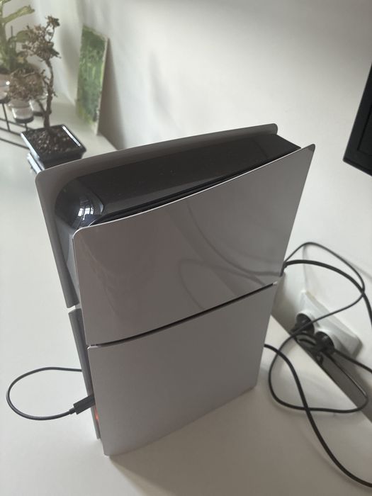 PS5 slim digital edition 1tb + 2 manete