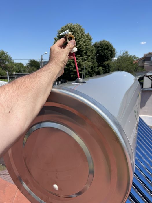 Instalatii sanitare,incalzire,panouri solare apa calda PartenerRomstal