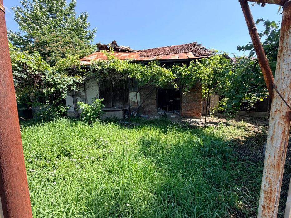 Teren cu construcție