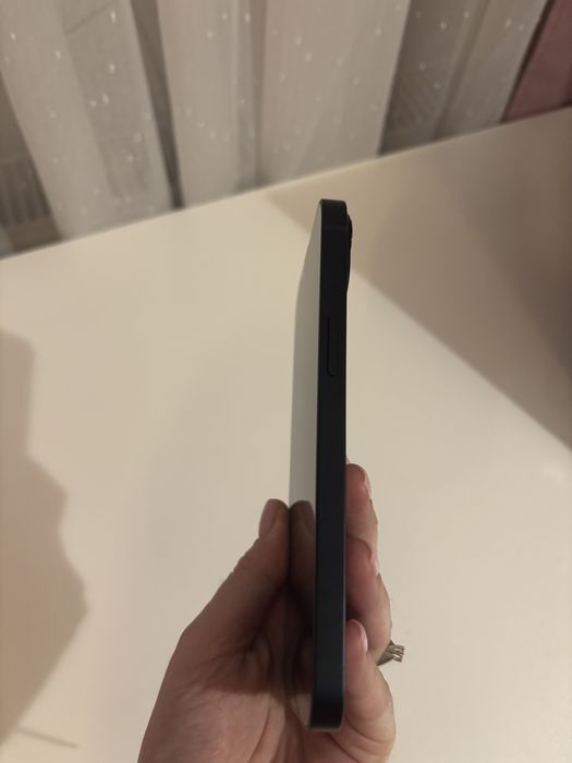 Telefon mobil Apple iPhone 13, 128GB, 5G, Midnight