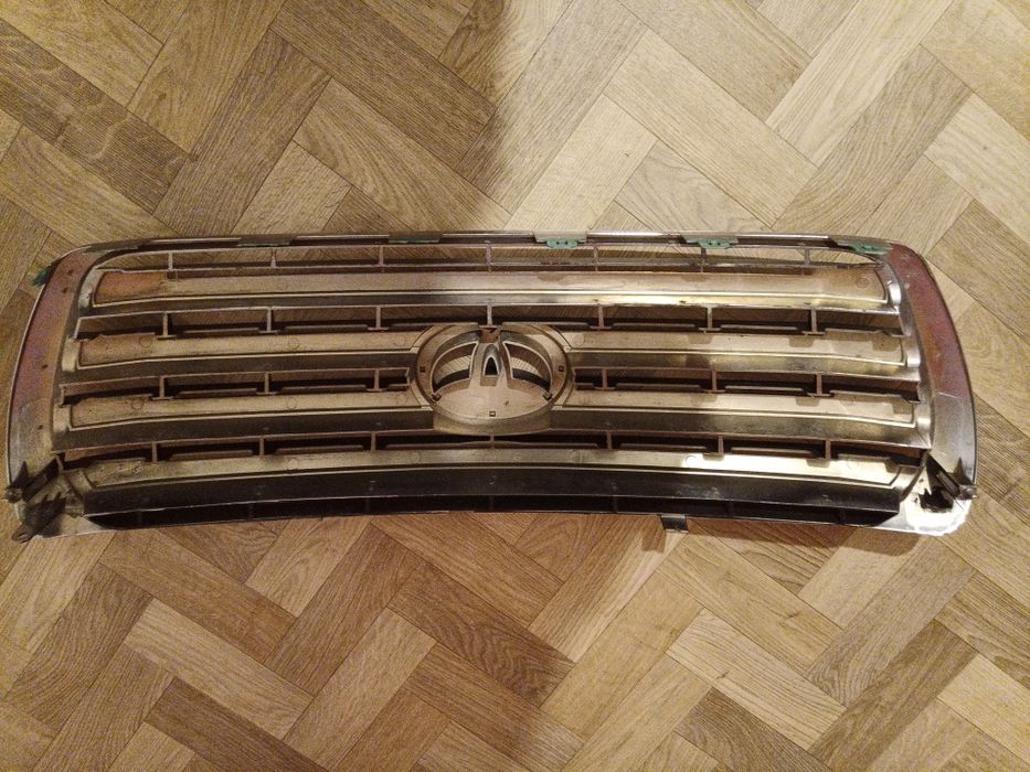 Решетка радиатора Land Cruiser 200