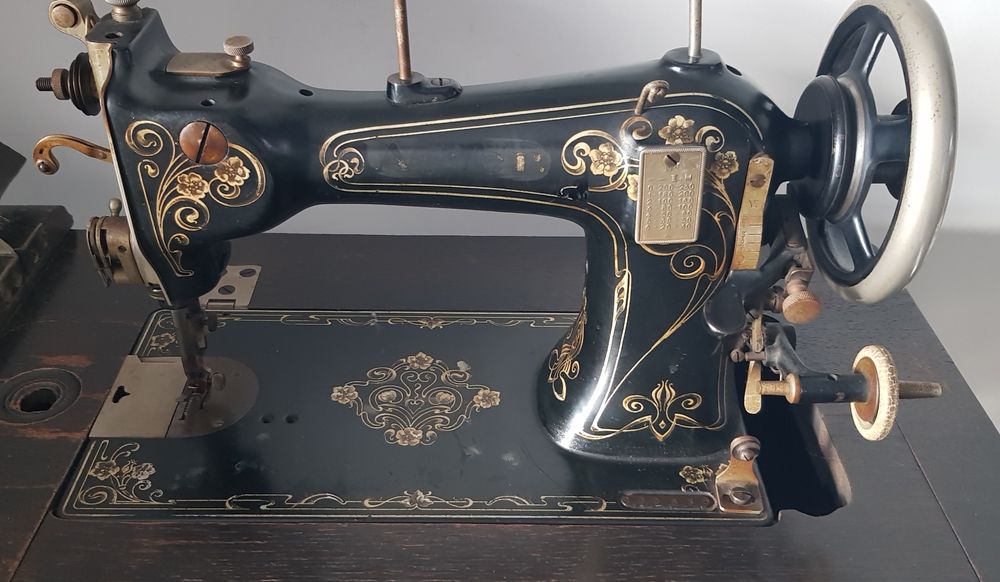 Mașină veche de cusut