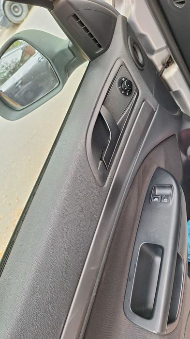 Skoda Octavia 2 ,1.6 mpi 5000 euro