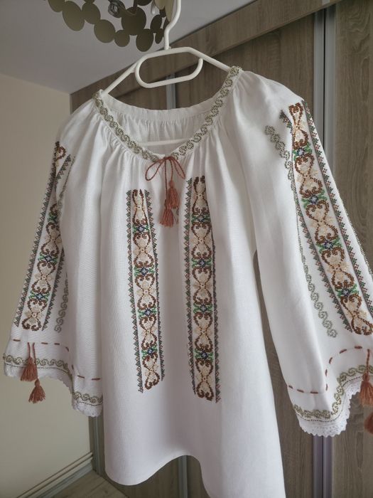 Cămașă cu mărgele