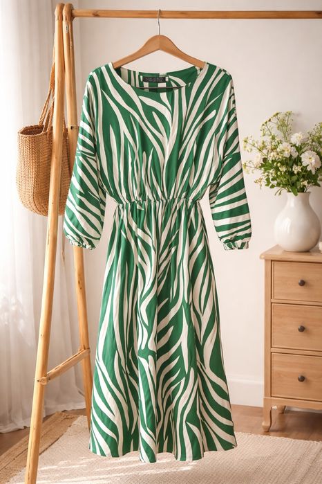 Платье новое идёт с ремнем