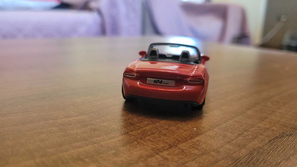 Macheta auto 1/43 Fiat 124 Spider de la Bburago