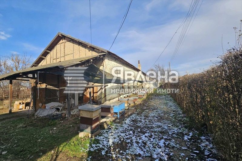 Продава се Склад в с. Дълго поле, Област Пловдив - 2199 кв.м за 39 €/кв.м - Снимка #8