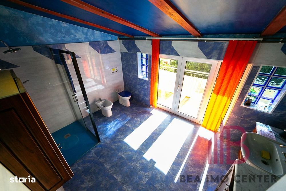 Casa 4 dormitoare, 2 saloane de zi ,3 băi,  ultracentral!
