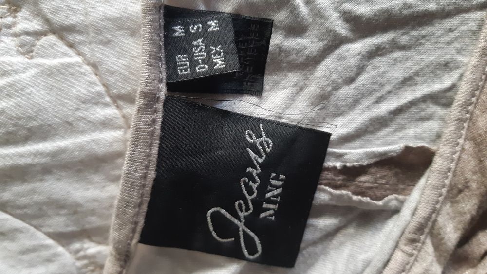 Топ Mango с гол гръб