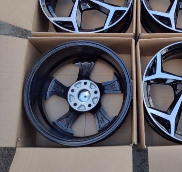 Jante 18 Toyota Avensis  Prius Yaris Verso 
Prindere 5 x 100 R18