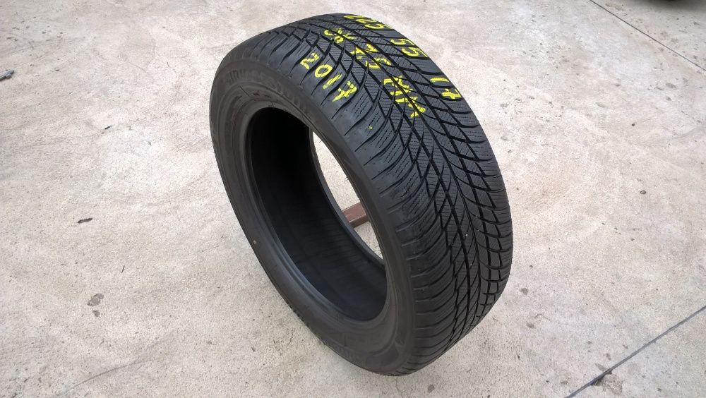 O anvelopa de iarna 225 55 17 bridgestone blizzak LM 001 cu 7,8 mm