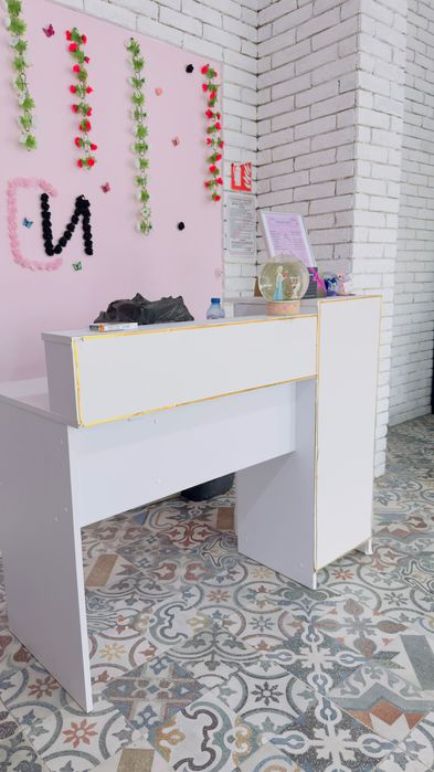 Продавам професионално оборудване за салон!