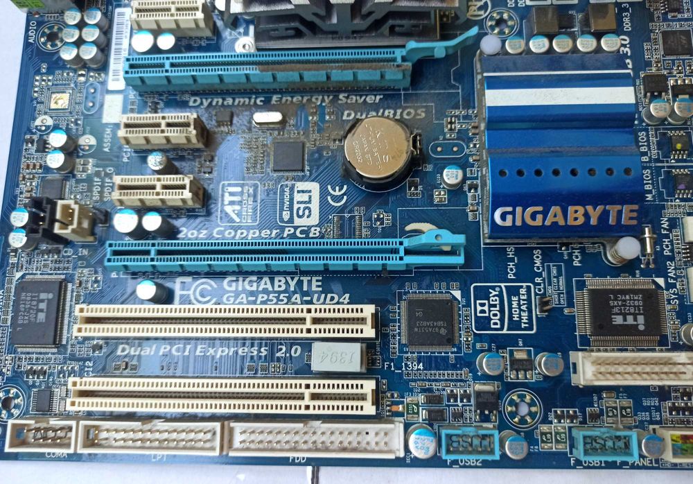 Дънна платкаGIGABYTE GA P55A-UD 4
+охлаждане и допълн. вентилатор
