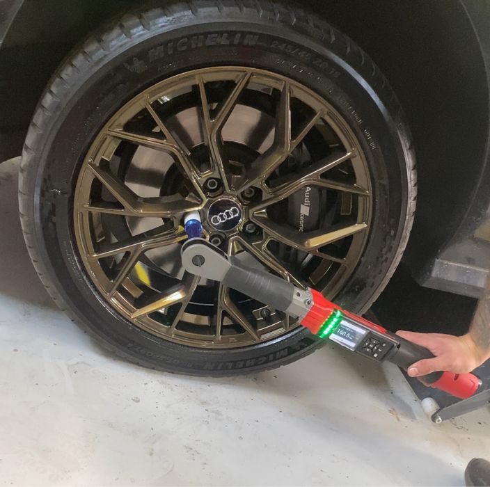 Servicii Vulcanizare Premium – Utilaje Profesionale